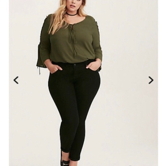 TORRID Lace-Up Sleeve Challis Blouse in Dark Olive Green Top - Picture 3 of 10
